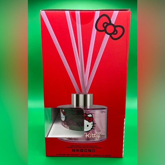 New - Hello Kitty Reed Diffuser - Rose Scented Oil Included, - Picture 2 of 4